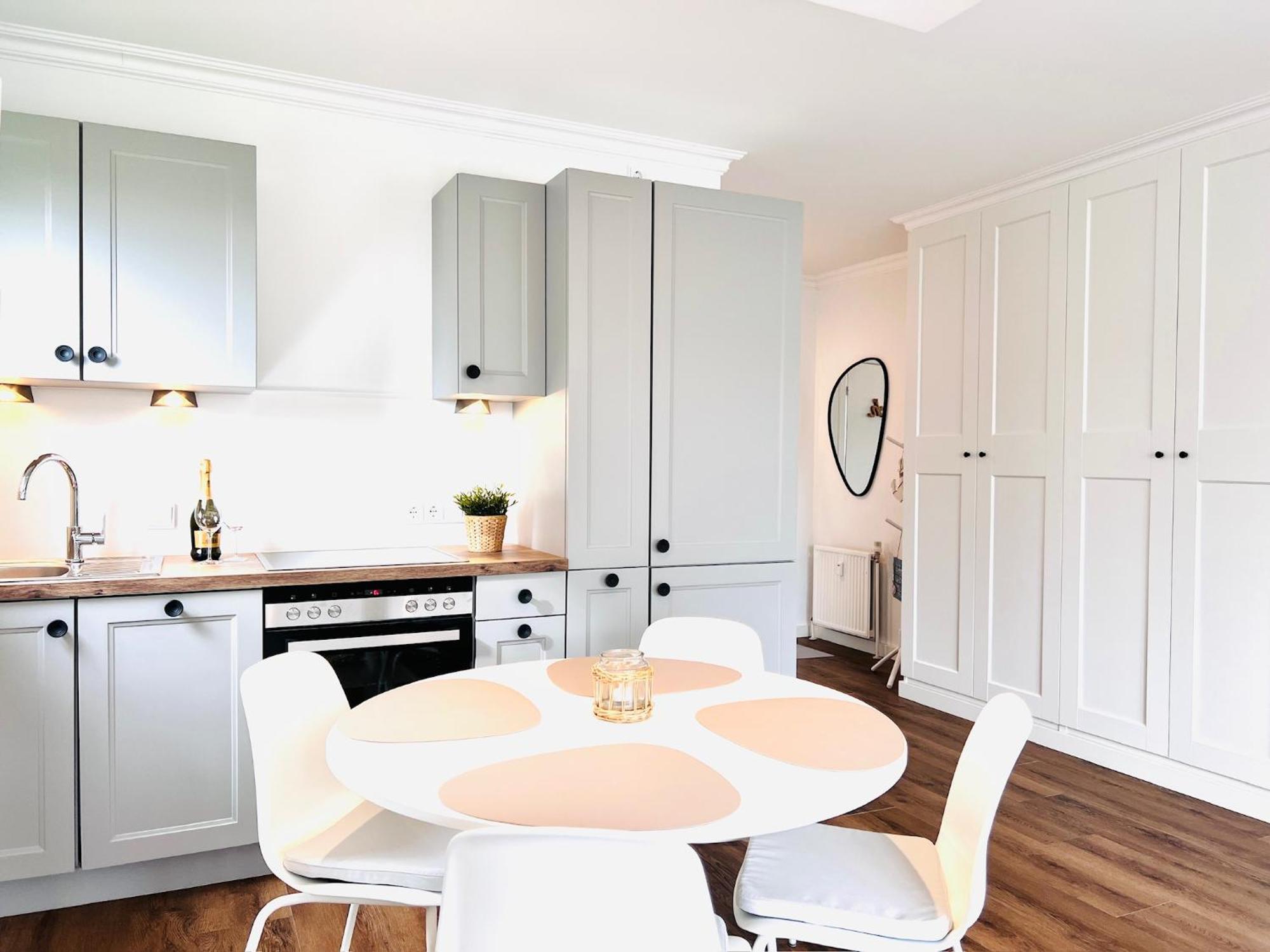 Neu - Frisch Renoviertes Ferienapartment "Waterkant" Busum Luaran gambar