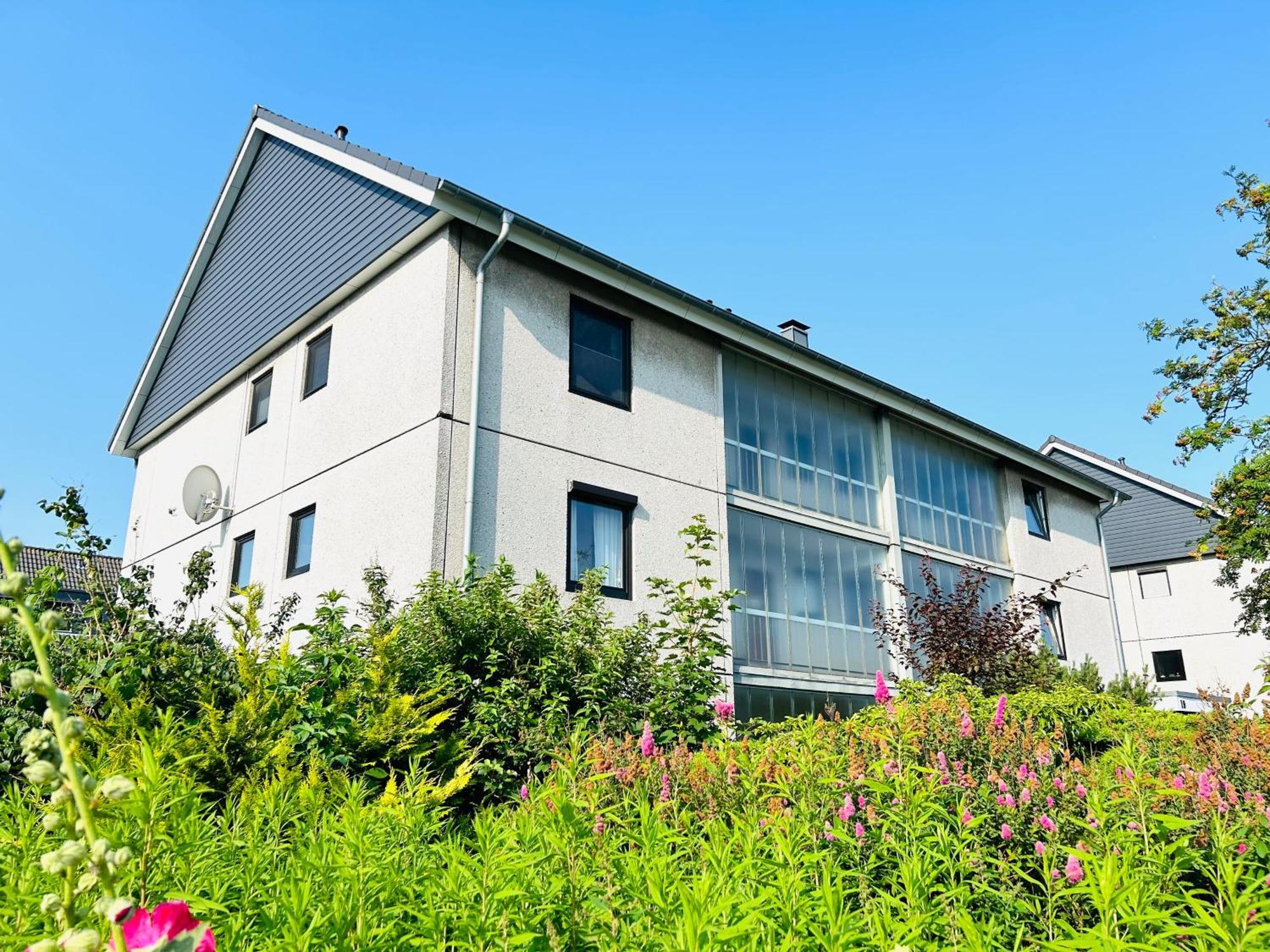 Neu - Frisch Renoviertes Ferienapartment "Waterkant" Busum Luaran gambar